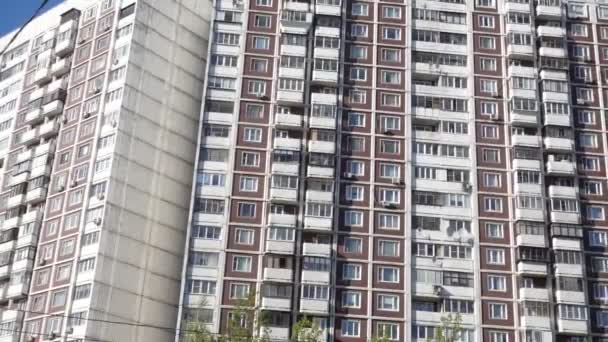 Budynek apartamentowy panorama — Wideo stockowe