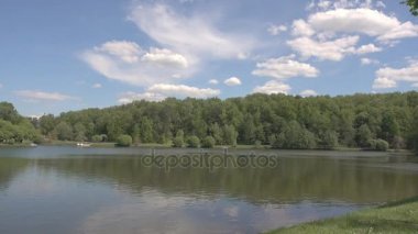Güzel gölet Park. Sredniy Tsaritsynskiy prud. Tsaritsyno Park.