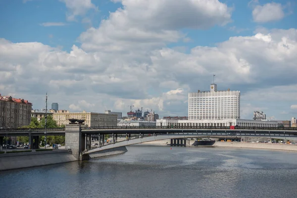 RÚSSIA, MOSCOW, 7 DE JUNHO DE 2017: Vista da Ponte Borodinsky — Fotografia de Stock