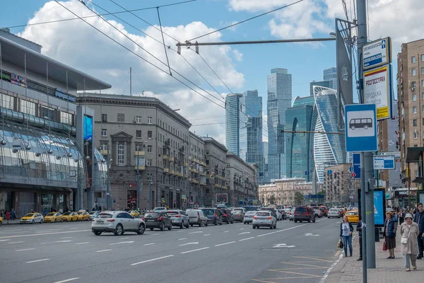 Rusya, Moskova, 7 Haziran 2017: Kutuzovsky Caddesi