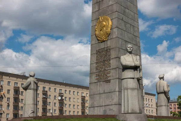 РОССИЯ, МОСКВА, 7 июня 2017 г.: Памятник городу-герою — стоковое фото