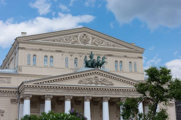 RUSSIA, MOSCOW, JUNHO 8, 2017: O Teatro Bolshoi. O Teatro Bolshoi — Fotografia de Stock