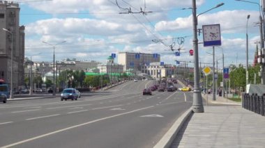 Moskova, Rusya - 28 Haziran 2017: Moskova yollarda trafik