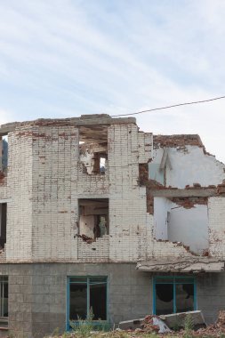 Eski tuğla çok katlı bina yok
