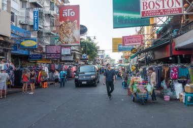 Bangkok, Tayland - 21 Aralık 2017: Khaosan road sabah. Khao San Road bir ünlü düşük bütçeli otel ve pansiyonlar ve Bangkok bölgedir