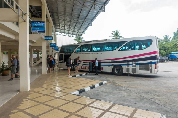 Koh Samui, Tayland - 20 Aralık 2017: Otobüs Terminal Samui