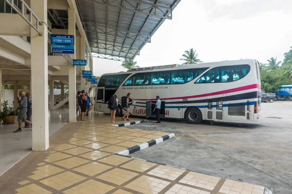 KOH SAMUI, THAÏLANDE - 20 décembre 2017 : Bus Terminal Samui Images De Stock Libres De Droits