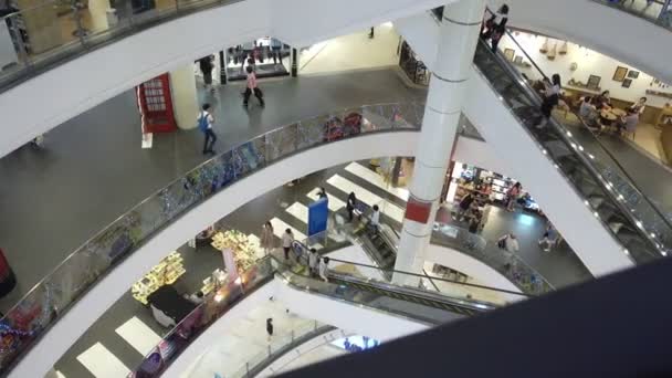 BANGKOK, THAILAND - December 7, 2017: Escalator, Terminal 21 Shopping Mall, Sukhumvit Road, Bangkok, Thailand — Stock Video