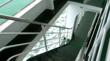 Koh Chang Adası'na giderken feribotuna Siam Körfezi görünümünü.