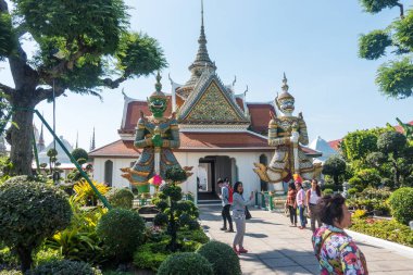 Bangkok, Tayland - 22 Aralık 2017: topraklarında Tapınağı karmaşık Wat Arun