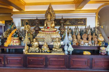 Bangkok, Tayland - 21 Aralık 2017: Süslü altın Buddha genel tapınak Wat Saket altın Dağı bilinen.