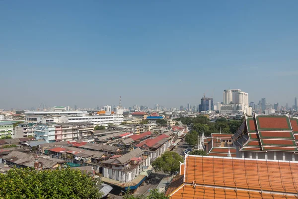 Bangkok, Tayland - 21 Aralık 2017: Bangkok, Wat Saket altın Dağı üzerinden görünümünü