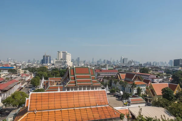 BANGKOK, THAILAND - December 21 2017: View of Bangkok from the Golden Mount at Wat Saket — Stock Photo, Image