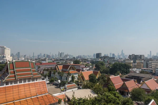 BANGKOK, THAILAND - December 21 2017: View of Bangkok from the Golden Mount at Wat Saket — Stock Photo, Image