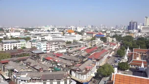 BANGKOK, THAILAND - 21 Desember 2017: Pemandangan Bangkok dari Gunung Emas di Wat Saket — Stok Video