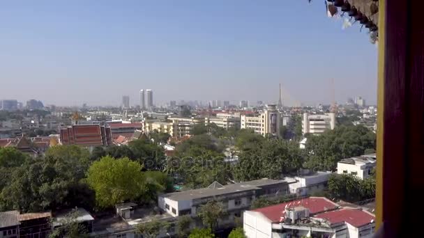 Μπανγκόκ, Ταϊλάνδη - 21 Δεκεμβρίου 2017: Θέα στην Μπανγκόκ, από το Golden Mount σε Wat Saket — Αρχείο Βίντεο