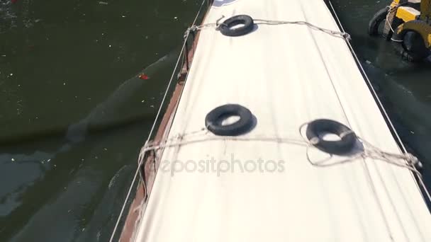 BANGKOK, TAILANDIA - 21 de diciembre de 2017: Velocidad rápida barco expreso en khlong . — Vídeos de Stock