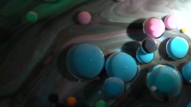 Boya ve mürekkep süt ve yağı güzel kombinasyonu.