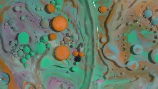 Belle combinaison de peinture et d'encre dans le lait et l'huile . — Video