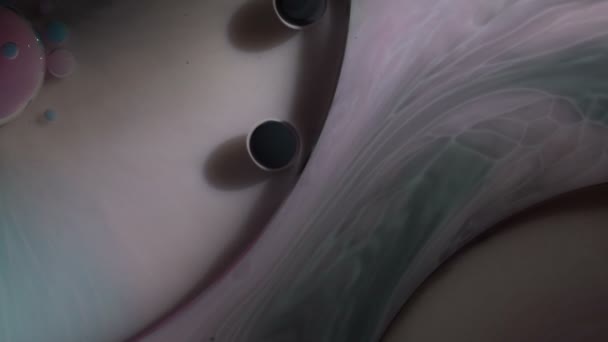 Belle combinaison de peinture et d'encre dans le lait et l'huile .