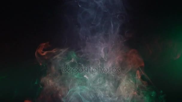 Vackra rörelse av färgad rök. — Stockvideo