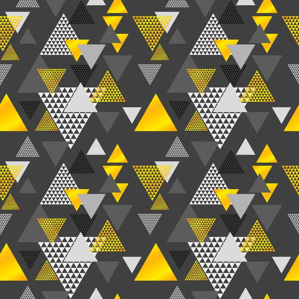 Motivo creativo ripetibile color oro e grigio con triangoli per avvolgere carta o tessuto. Moderna illustrazione vettoriale modello senza soluzione di continuità in stile geometrico . — Vettoriale Stock