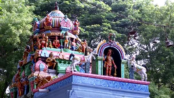 Außen traditioneller hinduistischer Tempel Indien — Stockvideo