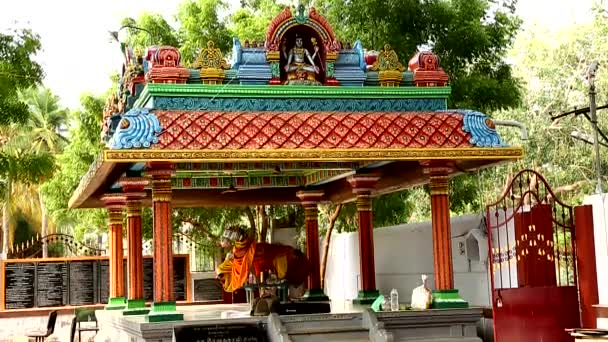 Traditional Hindu temple interior at India — Stock Video