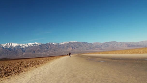 USA - 2015. június 18.: Idegenforgalmi helyek a USA-ban. Death Valley National Park — Stock videók