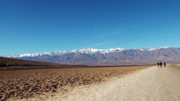 USA - Červen 18th, 2015: Turistická místa na Usa. Death Valley National Park — Stock video