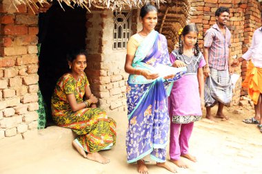 Nannilam, Hindistan - 09 Mayıs 2016: kırsal Hindistan köy bir halklar.