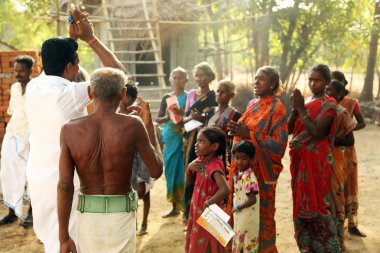 Nannilam, Hindistan - 09 Mayıs 2016: Suyachi Mla aday Piracharam, Nannilam, Tamilnadu, Hindistan.