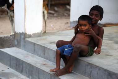 Nannilam, Hindistan - 09 Mayıs 2016: mutlu kırsal çocuk gülümseme Hint