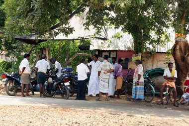 Nannilam, Hindistan - 20 Mayıs 2016: Hint köy halklar