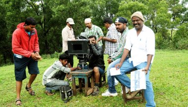 Kodaikanal, Hindistan - 30 Haziran 2015: Film ekibi çekim konum film