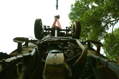 Kaza Araba, zarar, Vinç kadar Seç  