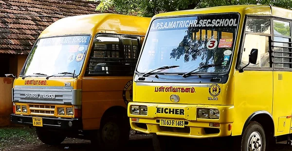 Tiruppatur India Marzo 2016 Autobuses Escolares Aparcamiento — Foto de Stock