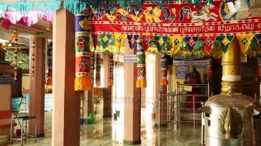 Renkli iç Hindu tapınağı ayarla