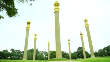 Chennai, Hindistan savaş anıtları. Rajiv Gandhi Memorial - Rajiv Gandhi, Hindistan'ın eski başbakanı