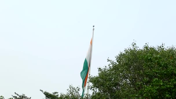 Drapeau indien flottant à Rajiv Gandhi Memorial Chennai . — Video