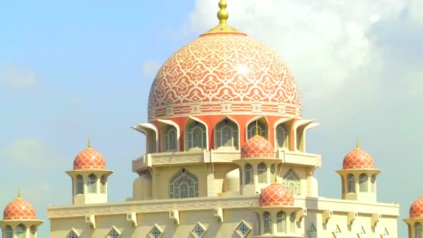 Zoom arrière Mosquée Putra, Putrajaya Malaisie . — Video