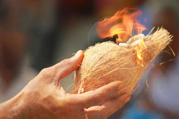 Hanczár imádkozott Hindu Tamil hagyományos esküvői szertartások — Stock Fotó