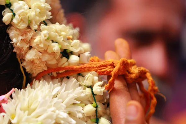 南インドの花嫁、Thaali、Mangalyam、新郎、伝統的な結婚式 — ストック写真