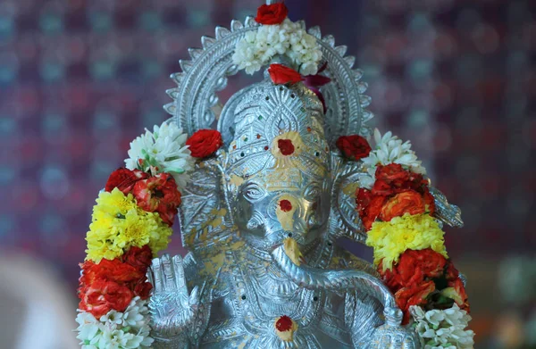 Closeup Silver color statue at hindu god ganesha ceremonial elephant — Stock Photo, Image