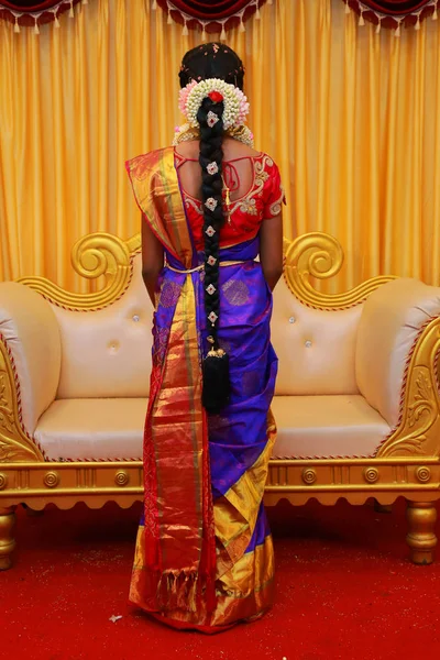 インドの結婚式のヘアスタイル、インドの花嫁のヘアスタイル — ストック写真