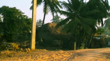 Hindistan - 12 Mart 2016: vurdu Panning kırsal insanlar günlük yaşam