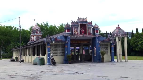 Malezya dış geleneksel Hindu tapınağı. — Stok video
