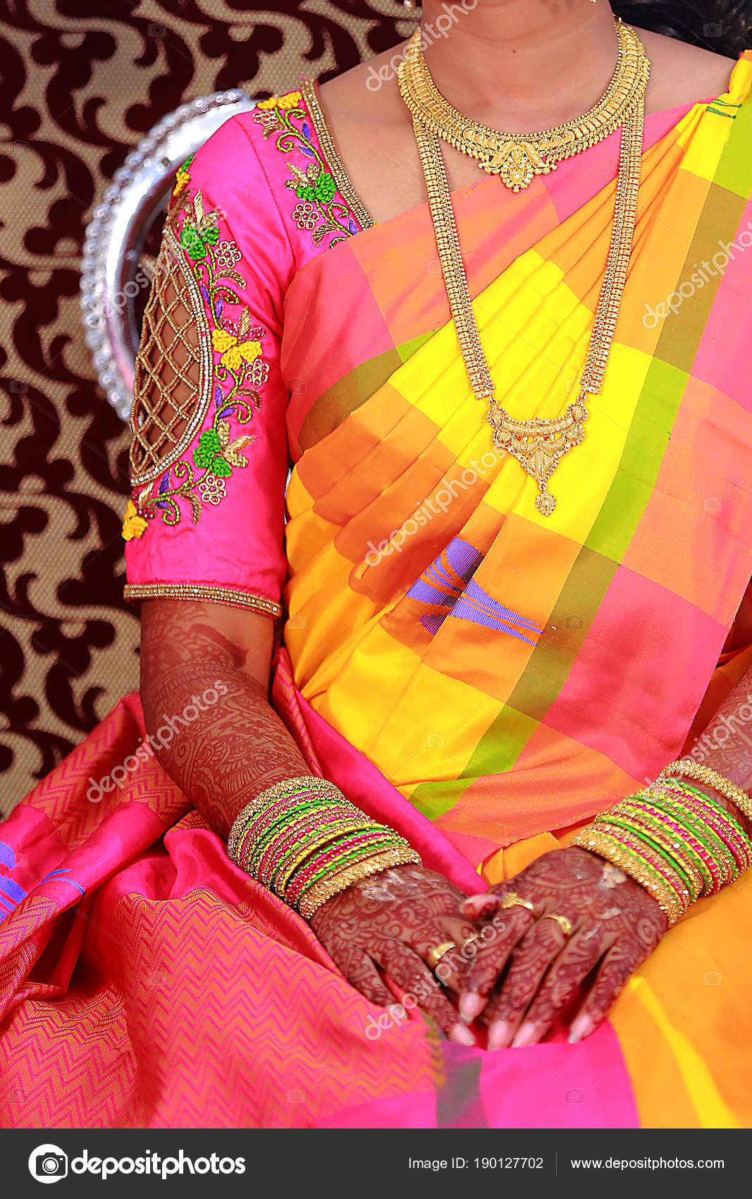 Indian Mother Of The Bride Dresses Traditional Young Bride In