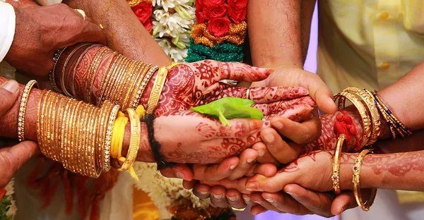 Detalles de los rituales de boda tradicionales del sur de la India — Foto de Stock