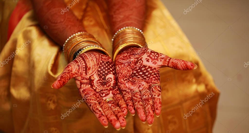 Schließen Sie herauf Bild von Henna auf die indische ...
